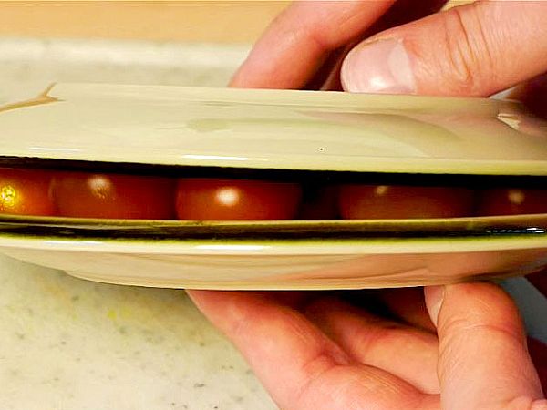 VIDEO: Hitro rezanje češnjevega paradižnika