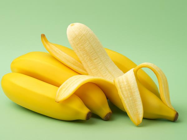 Jejte hladen krompir in zelene banane