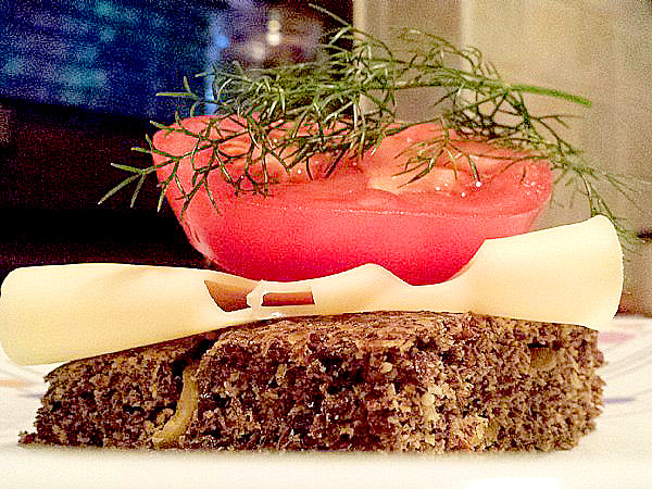 Kruh iz lanenih semen in oliv