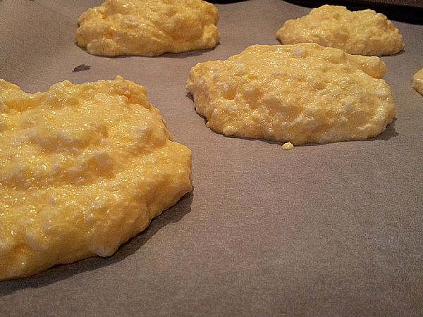 Kruh brez moke? Obstaja – in naredite ga lahko iz treh sestavin!