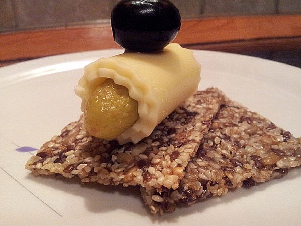 Hrustljavi krekerji iz semen: prigrizek, ki skrbi za vašo prebavo in ne vsebuje niti zrna glutena