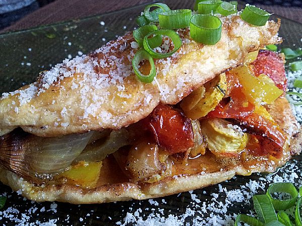 Jajčna omleta s popečeno zelenjavo