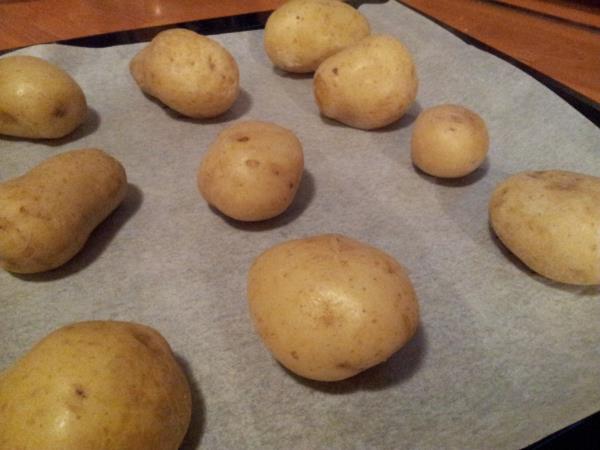 Zakaj pravega gurmana krompir nikoli ne bo videl lupiti – in zakaj je ta recept dokaz