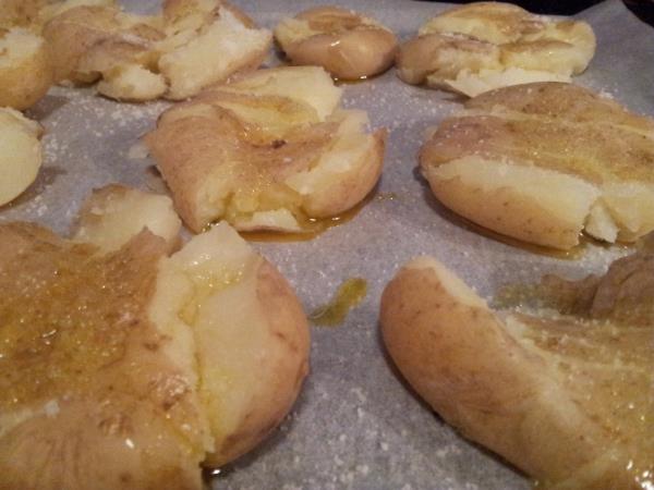 Zakaj pravega gurmana krompir nikoli ne bo videl lupiti – in zakaj je ta recept dokaz