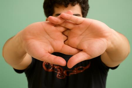 Je pokanje v sklepih res neškodljivo?