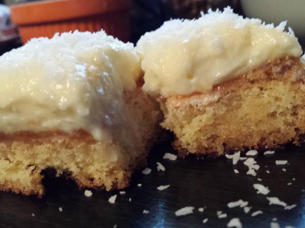Anine bele kokosove kocke: recept, ki diši po poletju