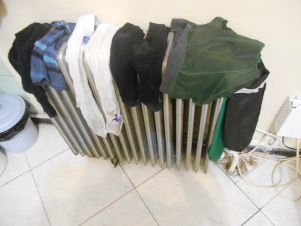 Bližnjica do alergij je sušenje oblek na radiatorju