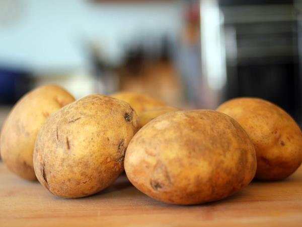 Ali je zdravo jesti krompir?