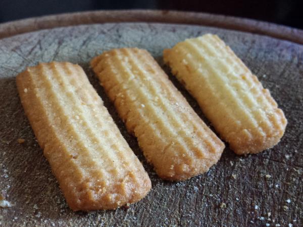 Anini preprosti keksi