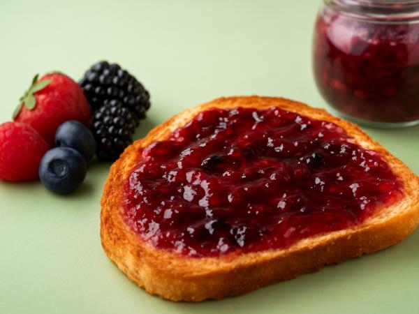 Marmelada kot zdravilo? Zakaj britanski znanstveniki jagodičevo marmelado uvrščajo med nutraceutike