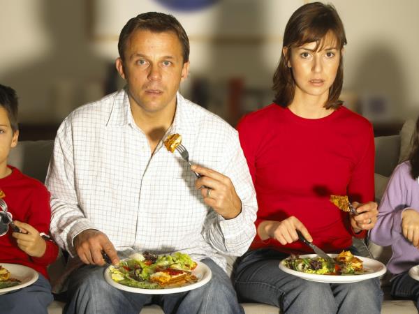 Kako pred TV jesti prigrizke?