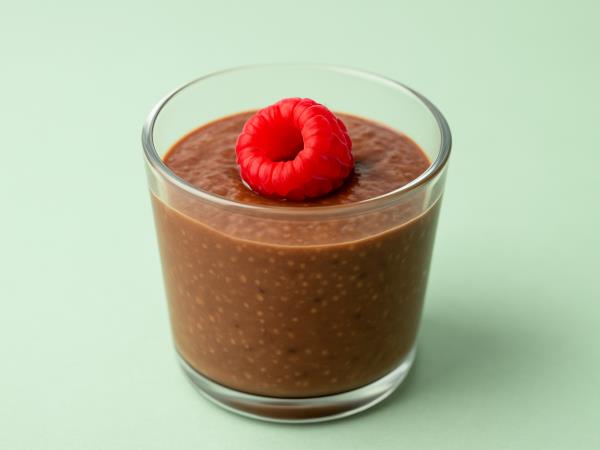 Kakavov puding iz chia semen: sladica, ki je videti grešna, a je presenetljivo zdrava