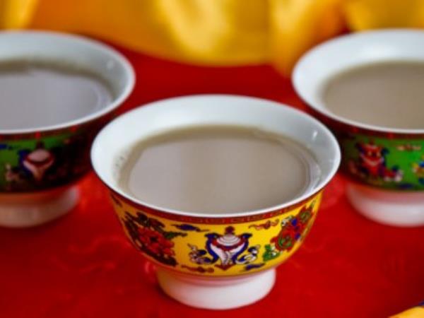 Skrivnost s strehe sveta: starodavni tibetanski čaj z ingverjem, medom in limono, ki ga pijejo pred vsakim obrokom