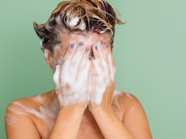 Ali barvanje las res povzroča tumorje?