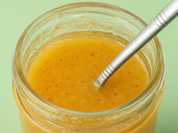 Vas muči kašelj? Naredite svoj domači sirup!