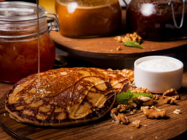 Ajdove palačinke z medom