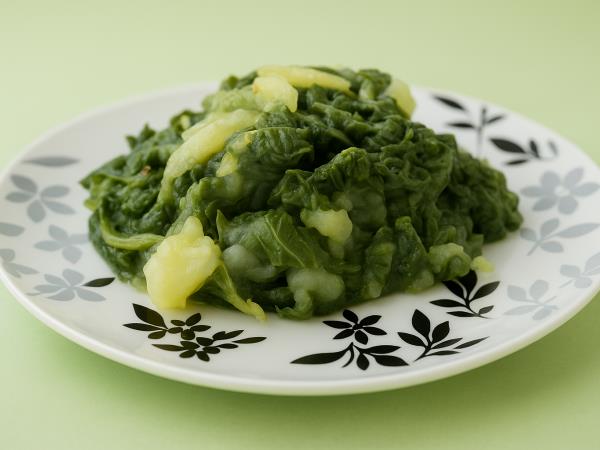 Zakaj nutricionisti prisegajo na blitvo: zelenjava, ki ščiti možgane, vid in kosti hkrati