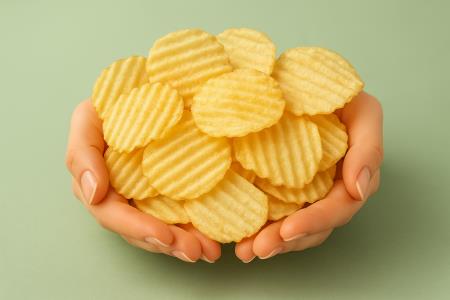 Jedo ga tudi otroci, čeprav povzroča raka