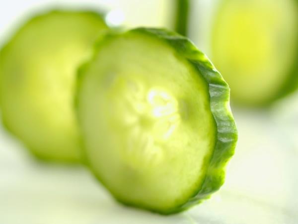 Pozabite na limonado: poletna pijača iz kumar je osvežilna, skoraj brez kalorij in do zadnje kapljice naravna