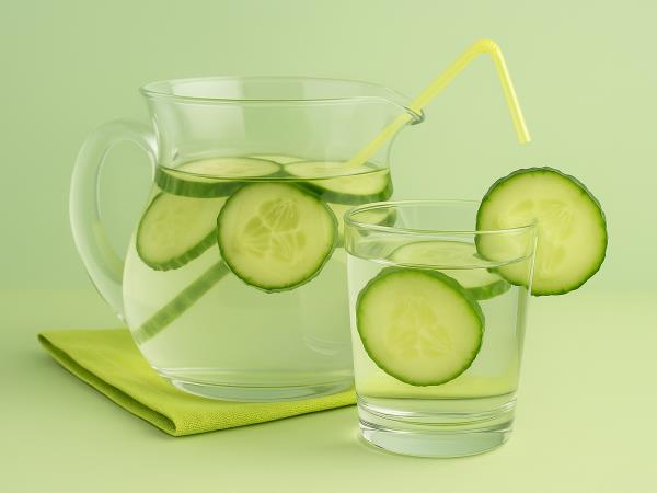 Pozabite na limonado: poletna pijača iz kumar je osvežilna, skoraj brez kalorij in do zadnje kapljice naravna