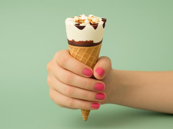 Se v sladoledih res skriva nevaren E 407?