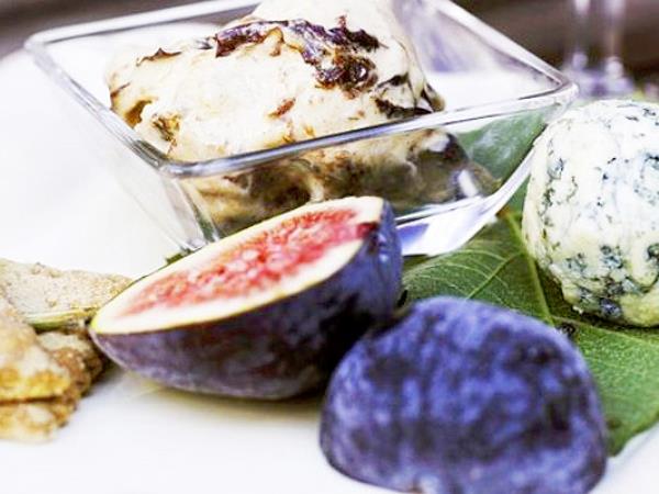 Sladoled iz fig in kremnega sira: nenavadno ime, a presenetljivo okusen in zdrav poletni užitek