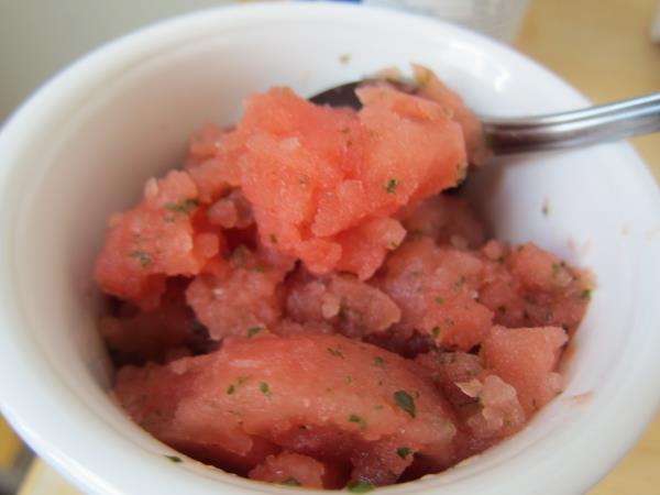 Lubeničin sladoled z omamno aromo