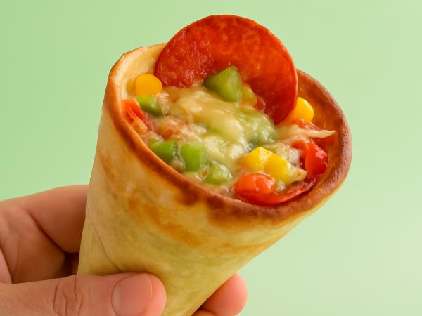 Še ena Facebook uspešnica: pica v kornetu