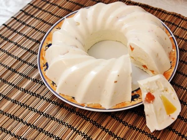 Skutina strjenka z ananasom