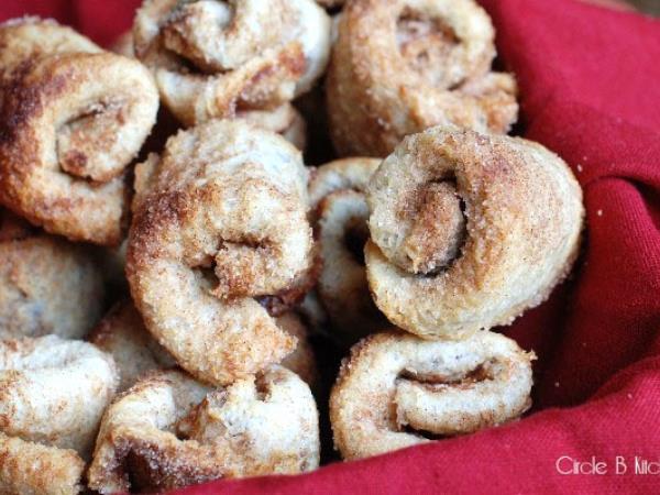 Izvrstne cimetove rolice iz 3 sestavin