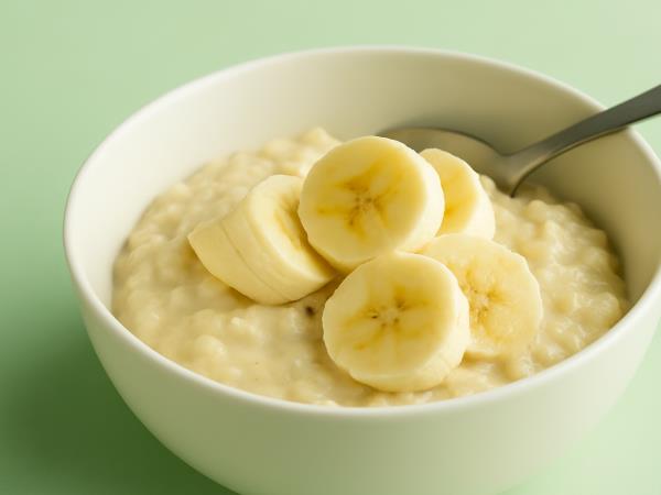 Ko trebuhu ni dobro: zakaj sta riž in banana par, ki ga prebava resnično potrebuje