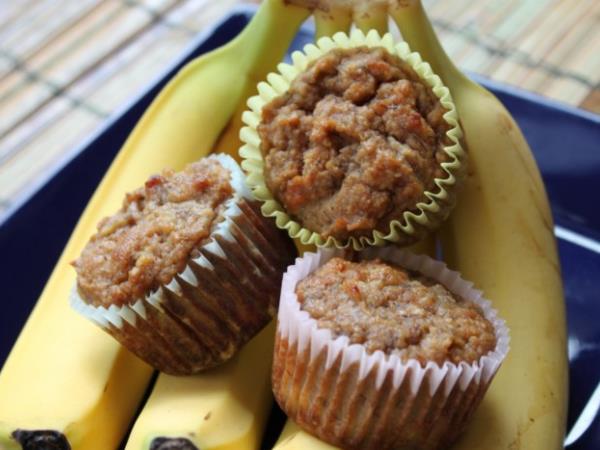Mufini brez masla in olja, ki so resnično zdravi: recept z bananami in ovseno moko