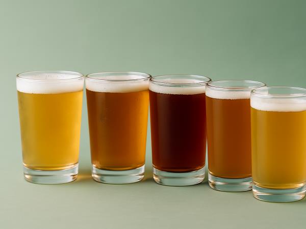 Pivo kot zaveznik zdravja: kdaj si ga lahko privoščite brez slabe vesti?