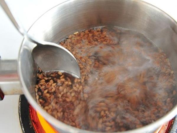 Napitek iz lanenih semen, ki ga priporočajo nutricionisti