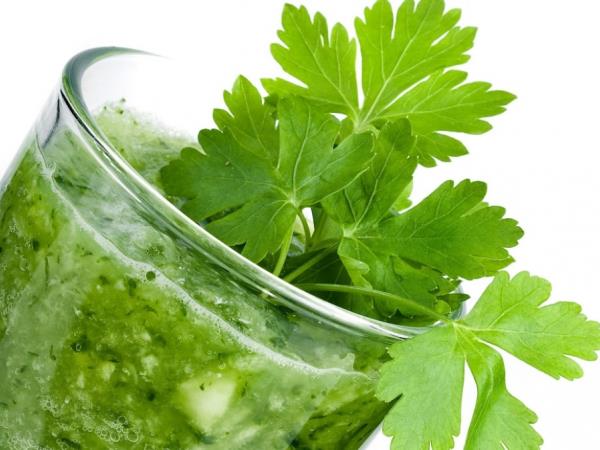 Presenetljiva peteršiljeva voda