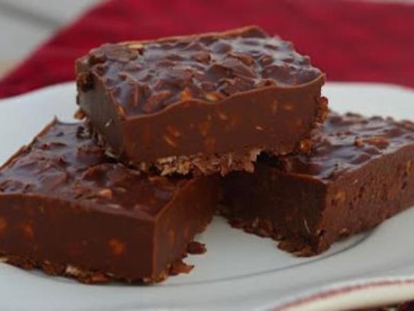 Zdravo pecivo z orehi in kokosom, ki ne redi