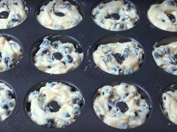 Donatsi z borovnicami, ki jih spečete v 10 minutah: recept, ki bo postal vaš novi favorit