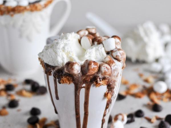 Vroča čokolada s kokosovim mlekom