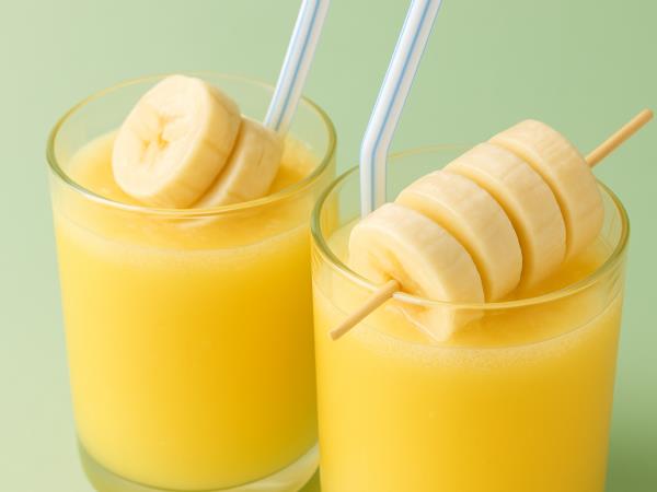 Jutranja mešanica z banano, špinačo in lanenimi semeni, ki podpira hujšanje