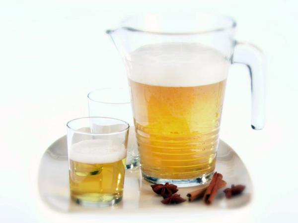 Kuhano pivo proti prehladu: stari recept, ki ga znanost ne zavrača
