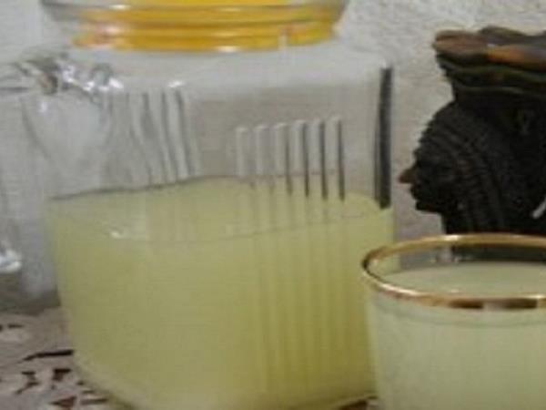 Ko želodec reče dosti: napitek iz zelene in limone, ki pomaga po pretežkem obroku