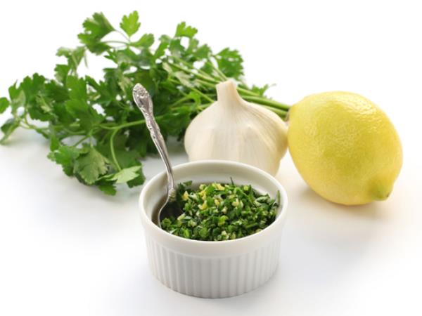 Najboljše domače zdravilo: česen, peteršilj in limona