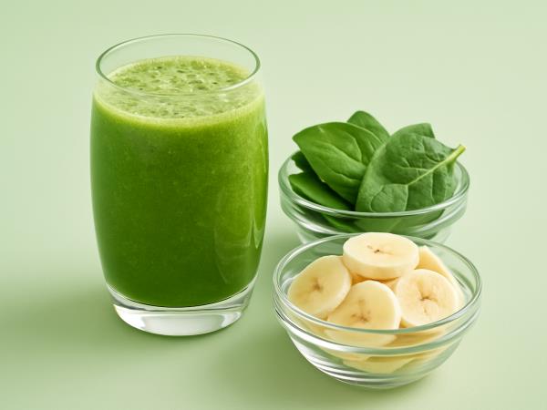 Špinača in banana: kombinacija, ki jo malo kdo pozna, a nutritivno prekaša marsikaterega prehranskega dopolnila