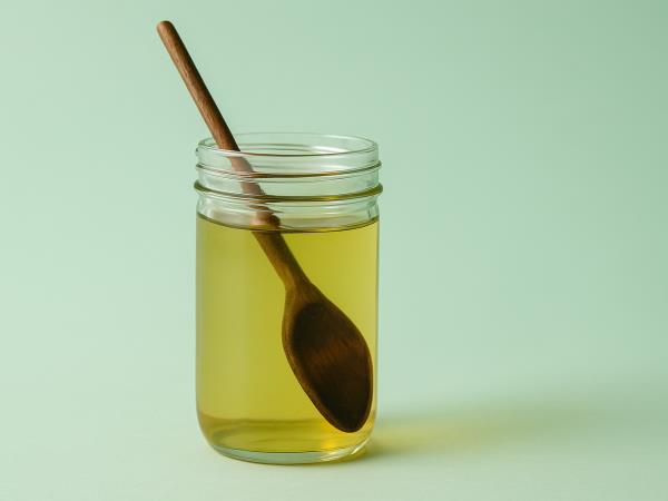 Prednosti, ki jih prinaša medena voda