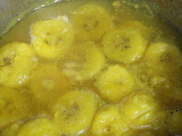 Banana in cimet pred spanjem: naravni zvarek iz dveh sestavin, ki sprosti mišice in pomiri živce