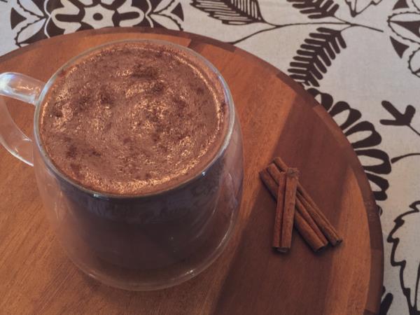 Vroča čokolada, ki skrbi za vas: recept z le šestimi sestavinami