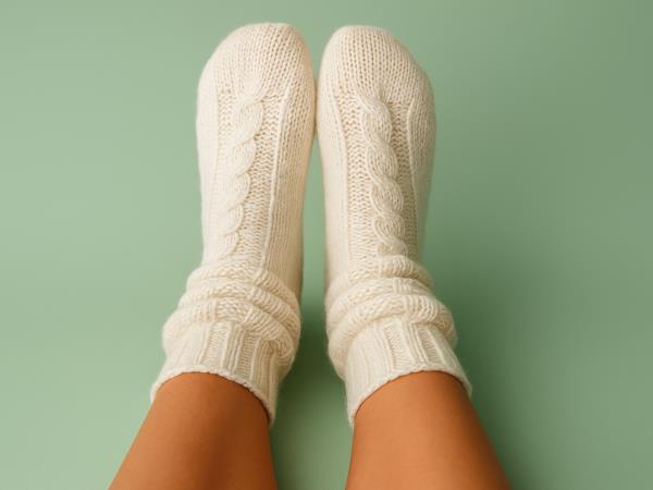 Presenečeni boste, zakaj je bolje zaspati z nogavicami na nogah