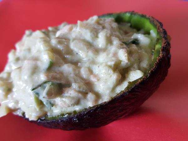 Anina avokadova solata z lososom