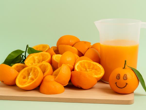 Telo ne shrani niti kapljice: kako prepoznate, da vam primanjkuje vitamina C?
