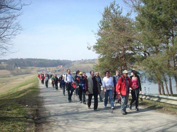 Vabilo na pohod prijateljstva je darilo vašemu zdravju